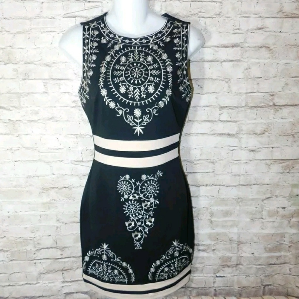 Privy Black & Beige Dress Size Small